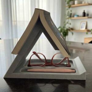 Suporte Triângulo Organizador para Livro, Óculos e Objetos (cópia)